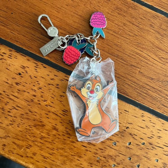 Harvey's California Disney Chip and
Dale key chain charm - Picture 5 of 5
